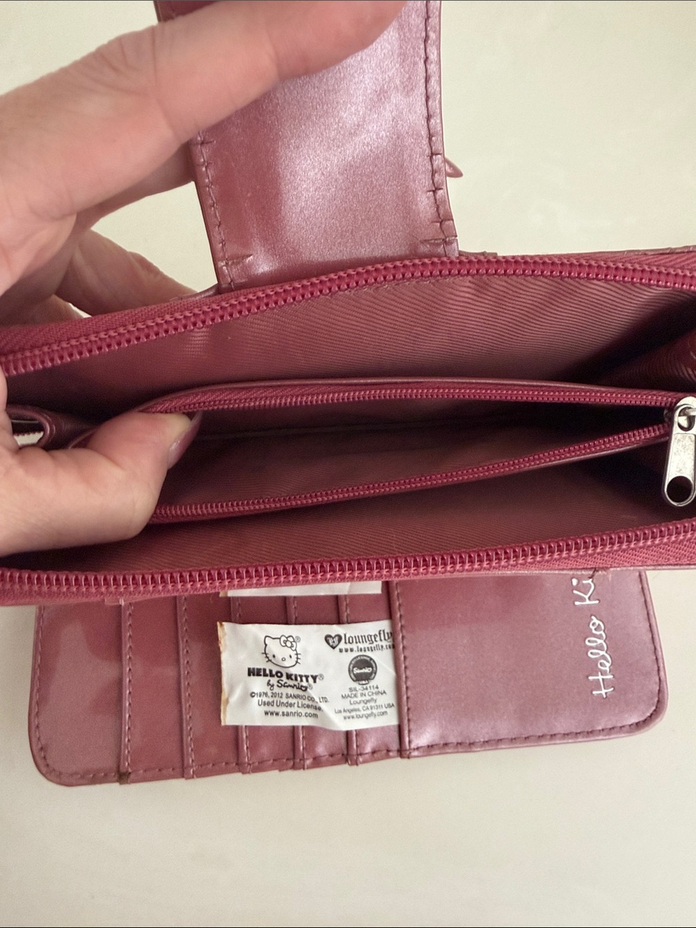 LOUNGEFLY Loves Hello Kitty 2012 Pink Embossed Zip Wallet HTF Sanrio - Picture 9 of 9